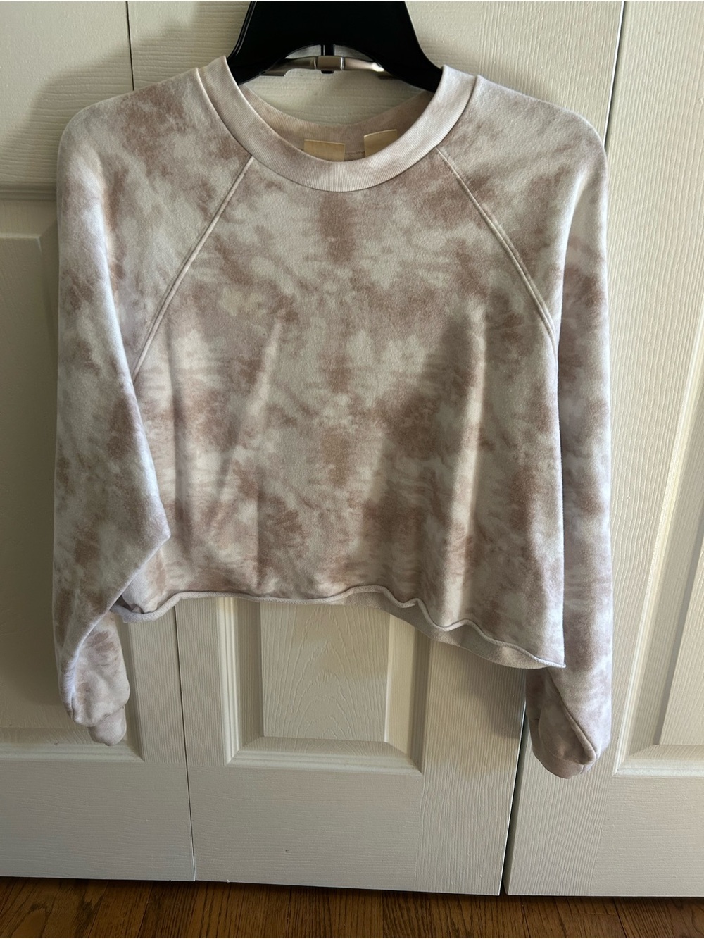 Levi's Neutral Tie-Dye Cropped Crewneck Sweatshirt - Beige